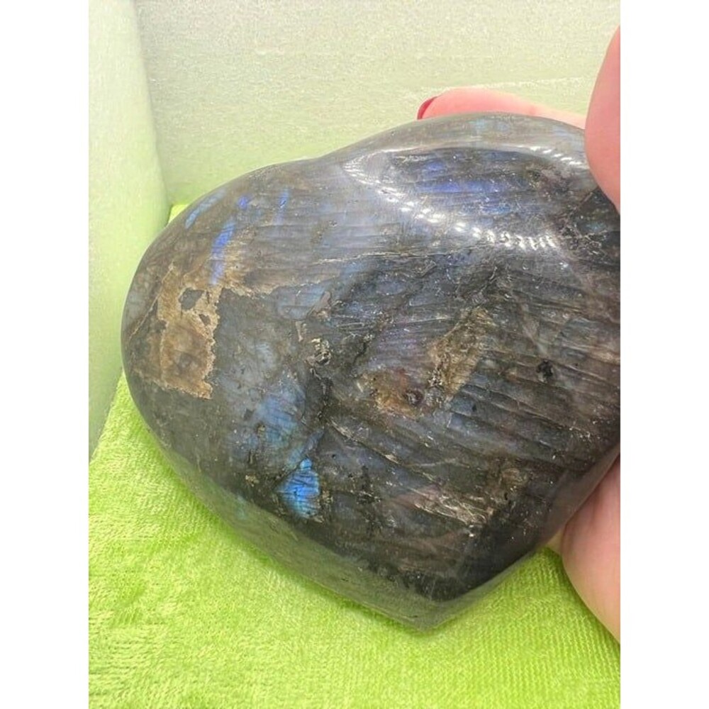 Beautiful Large Labradorite Heart - Picture 8 of 8
